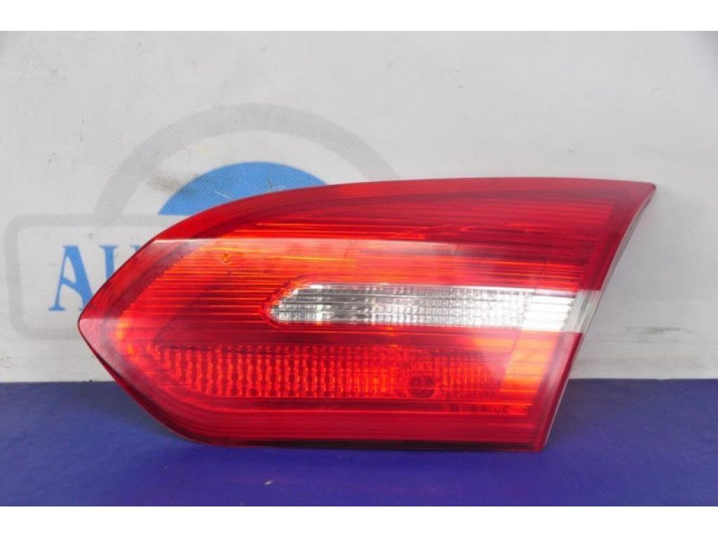 F1EZ-1340-4A | Фонарь внутренний задн. прав. FORD FOCUS 10-18