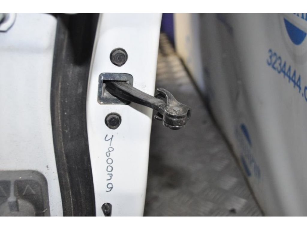 80430-ZN51A | Обмежувач дверей передн. прав. NISSAN ALTIMA L32 07-12