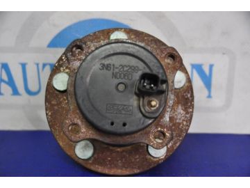 Маточина колеса задн. MAZDA 3 BK 03-08