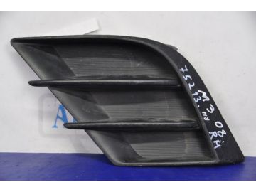 Заглушка протитуманних фар прав. MAZDA 3 BK 03-08