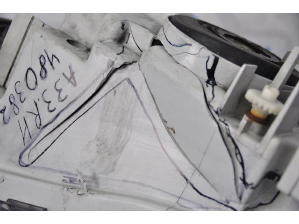 260103Y626 | Фара передн. прав. NISSAN MAXIMA A33 99-02 - Фото 6