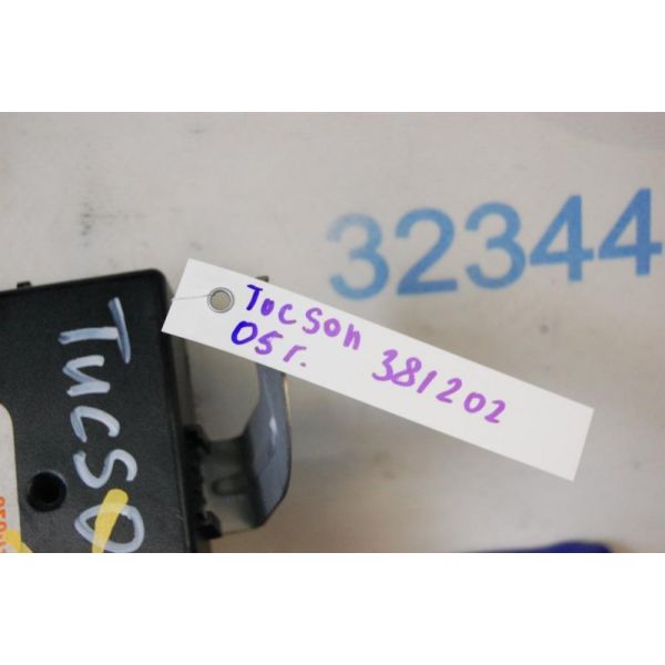 Блок електронний HYUNDAI TUCSON 04-10 95500-2E001 — 2