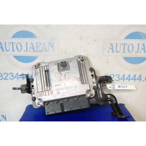 Блок керування двигуном HYUNDAI I30 GD 12-17 39110-2A903 — 2