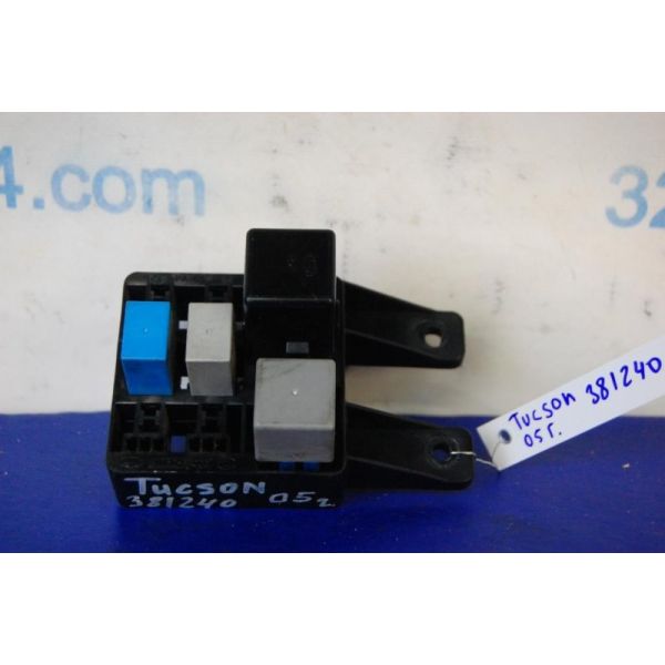 Блок запобіжників салон HYUNDAI TUCSON 04-10 91100-2E232