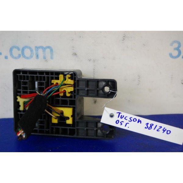 Блок запобіжників салон HYUNDAI TUCSON 04-10 91100-2E232 — 3