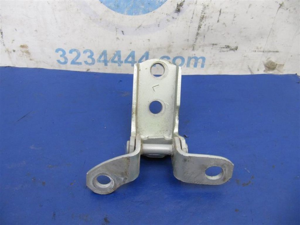 68780-52031 | Петля двери нижняя задн. лев. TOYOTA PRIUS - 20 03-11