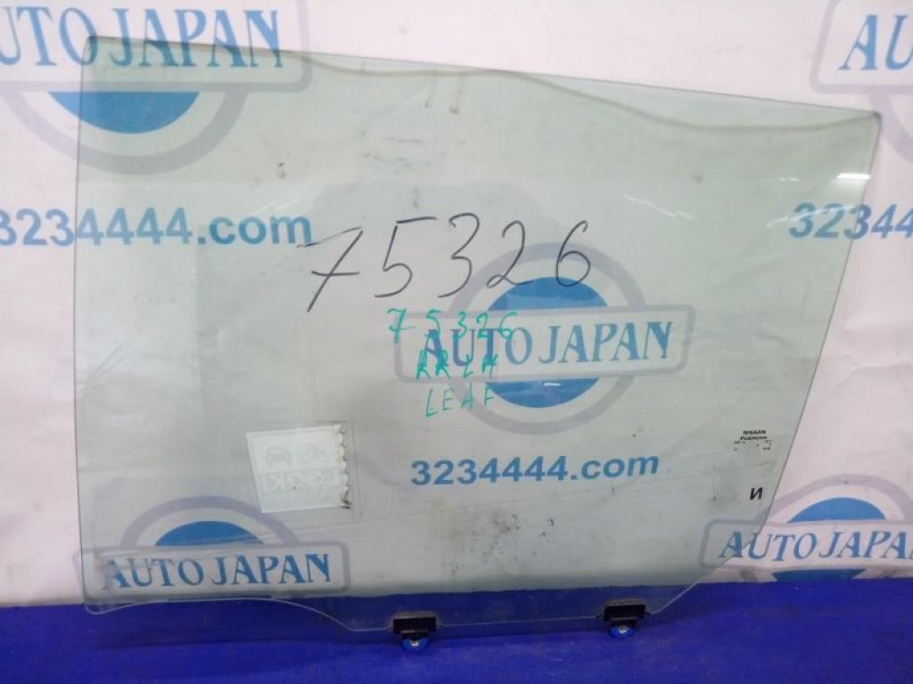 82301-3NA5A | Скло дверей задн. лів. NISSAN LEAF 10-17