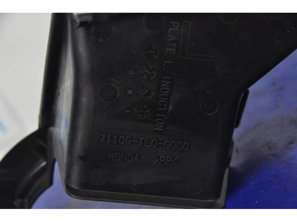 71109-TL0-G00 | Дефлектор воздушный передн. лев. HONDA ACCORD CU8 / TSX 08-14 - Фото 2