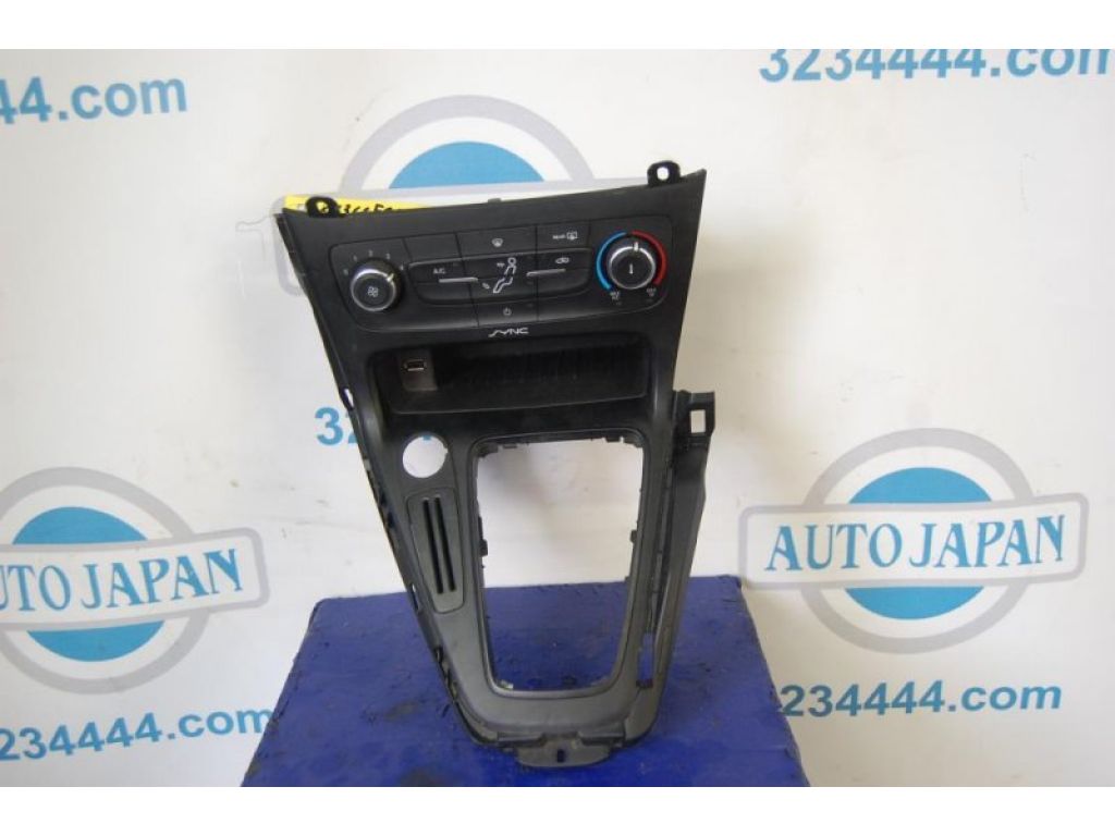 F1EZ-19980-T | Блок керування піччю FORD FOCUS 10-18