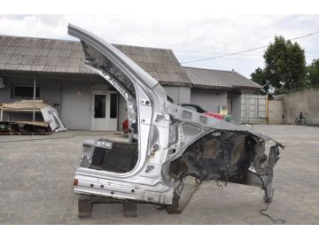 передня частина LEXUS LS460 06-12