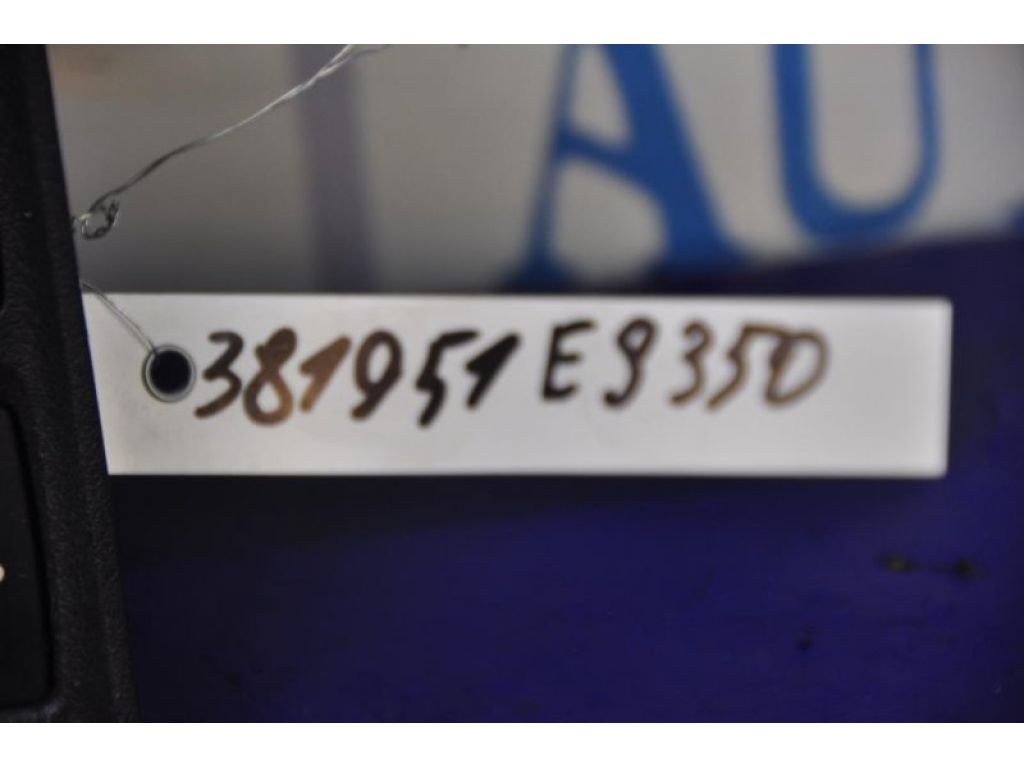 84840-33080 | Кнопка открывания бензобака LEXUS ES350 06-12 - Фото 3