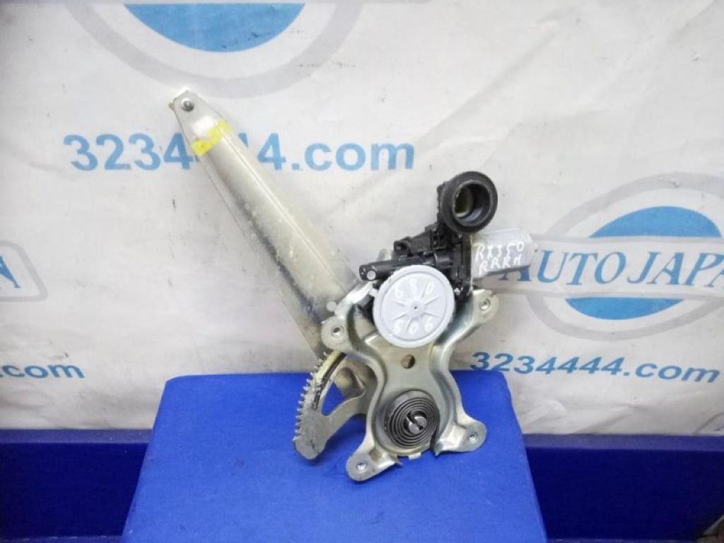 69804-33030 | Стеклоподъемник задн. прав. LEXUS RX300/330/350/400 03-09