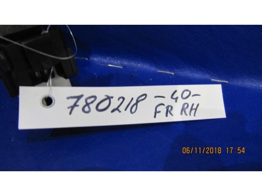 84810-52030 | Кнопка стеклоподъемника TOYOTA CAMRY 40 06-11 - Фото 2