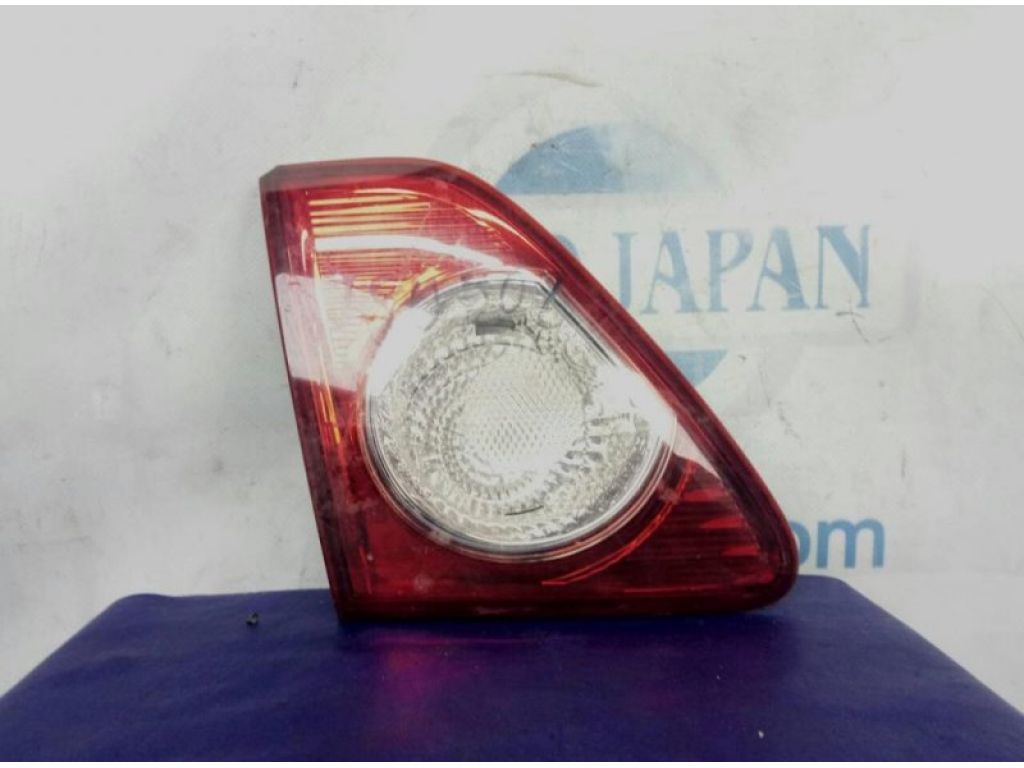 81591-12110 | Фонарь внутренний задн. лев. TOYOTA COROLLA 150 06-13