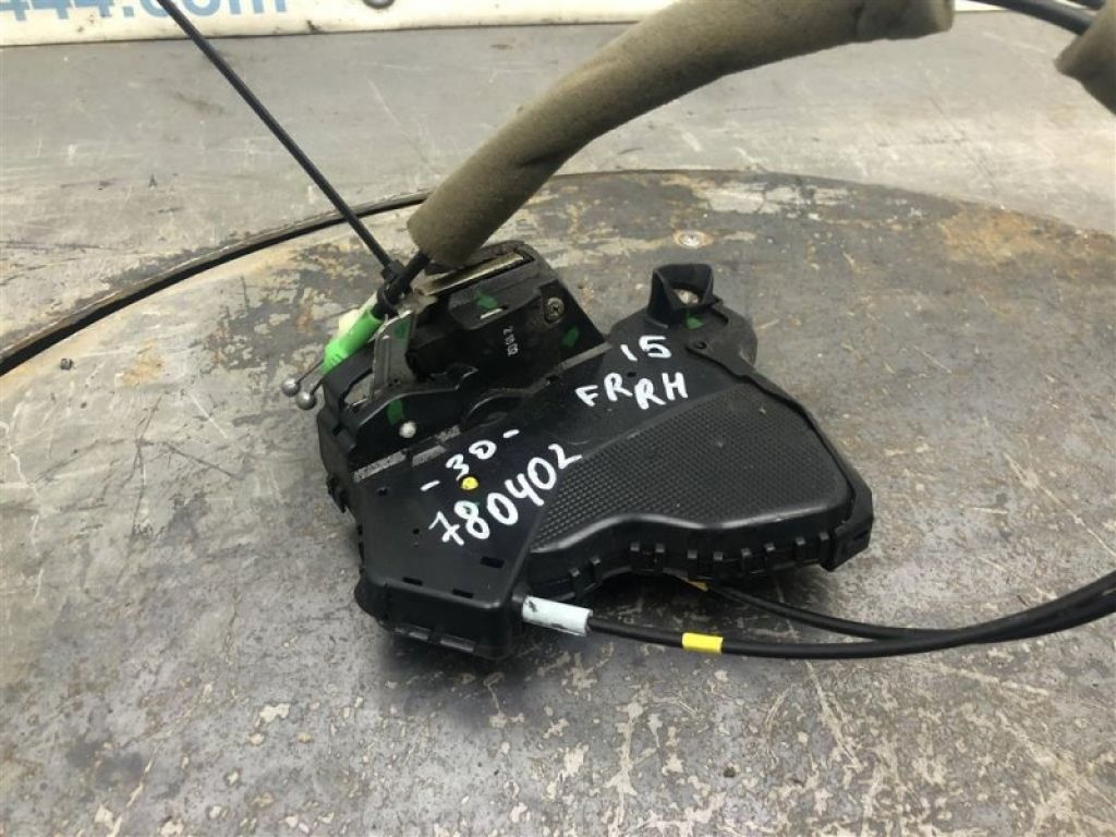 69030-AA050 | Замок двері передн. прав. TOYOTA CAMRY 30 02-06