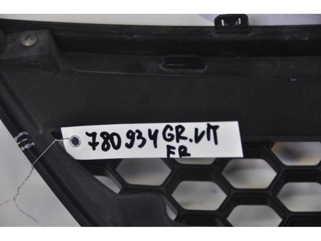 71741-75K10-0CE | Решітка радіатора SUZUKI SX4 06-13 - Фото 2