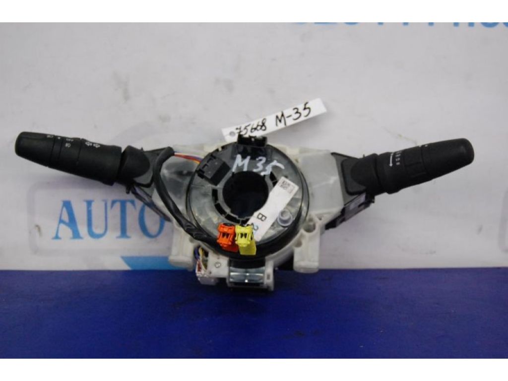 Підрульовий перемикач INFINITI M35/M45 04-10