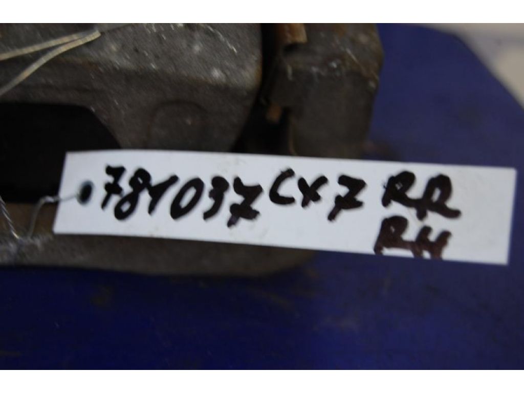 L2Z6-26-98ZA | Супорт гальмівний задн. прав. MAZDA CX-7 06-12 - Фото 2