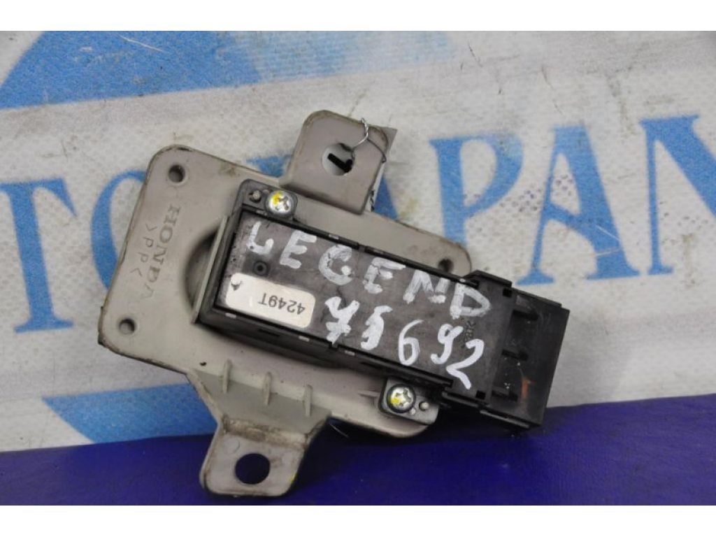 35800-SJA-A01 | Кнопка відкриття багажника внутрішня HONDA LEGEND 04-13 - Фото 3