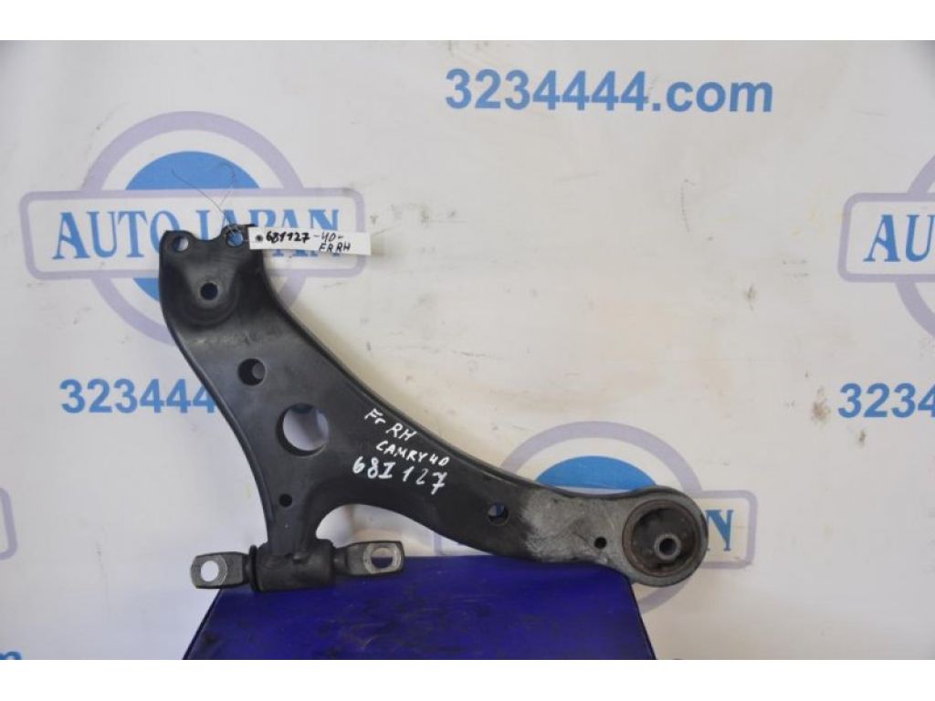 48068-33060 | Важіль передньої підвіски нижній прав. TOYOTA CAMRY 40 06-11