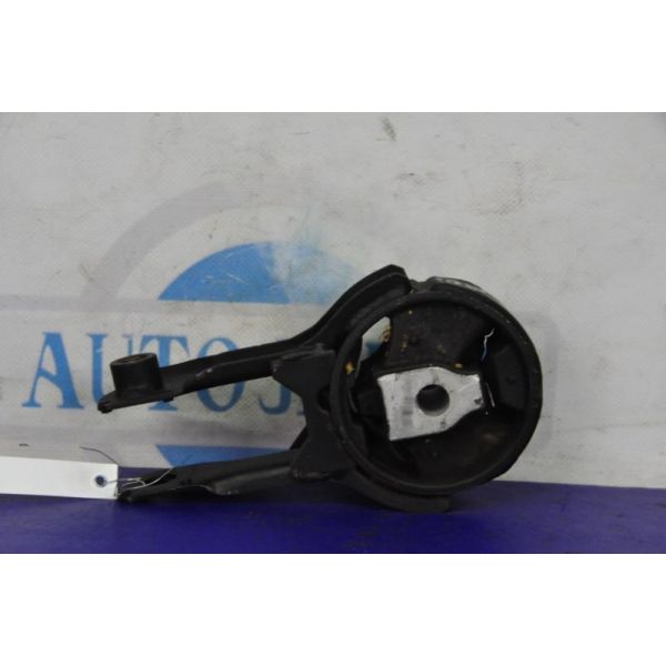Подушка двигуна задня MAZDA CX-3 14-18 DA6T-39-040 — 3