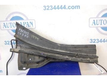 Пластик під лобове скло / Жабо прав. MAZDA CX-7 06-12