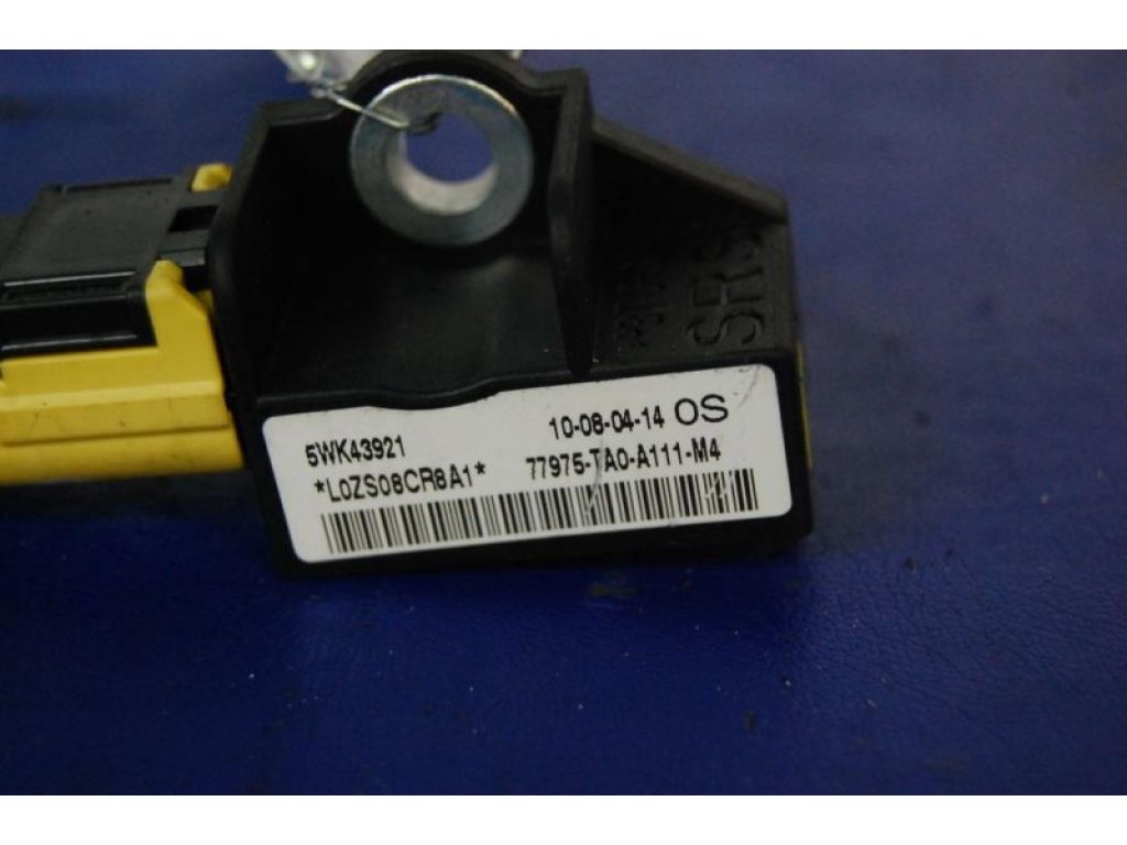 77975-TA0-A11 | Датчик удара HONDA ACCORD USA 07-12 - Фото 4
