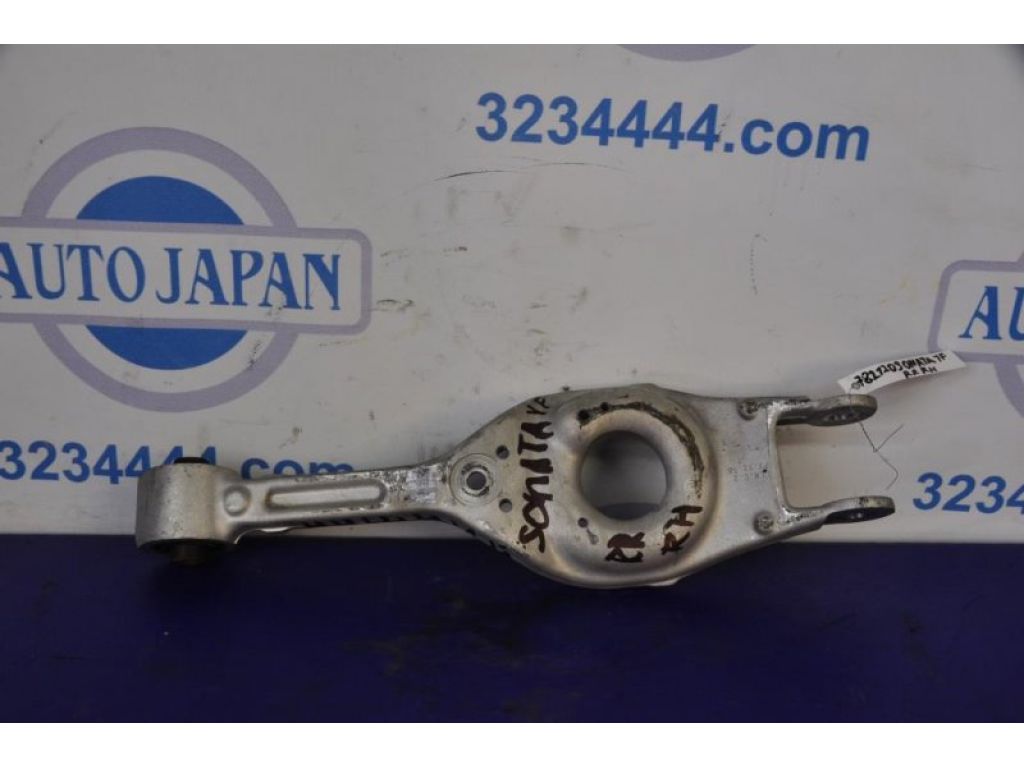 55220-3Q110 | Рычаг задней подвески поперечный нижний прав. HYUNDAI SONATA YF 10-14