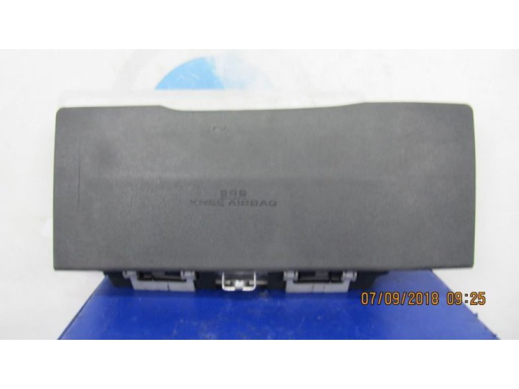 73900-21020-B0 | Подушка безопасности в колени лев. SCION TC 04-10