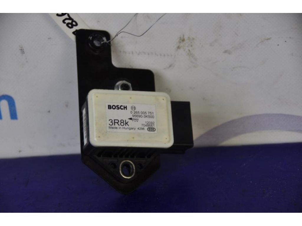 95690-3K500 | Датчик ESP HYUNDAI SONATA YF 10-14