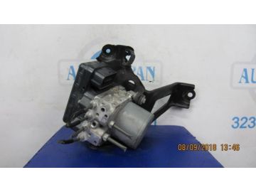Блок ABS TOYOTA SIENNA 11-16
