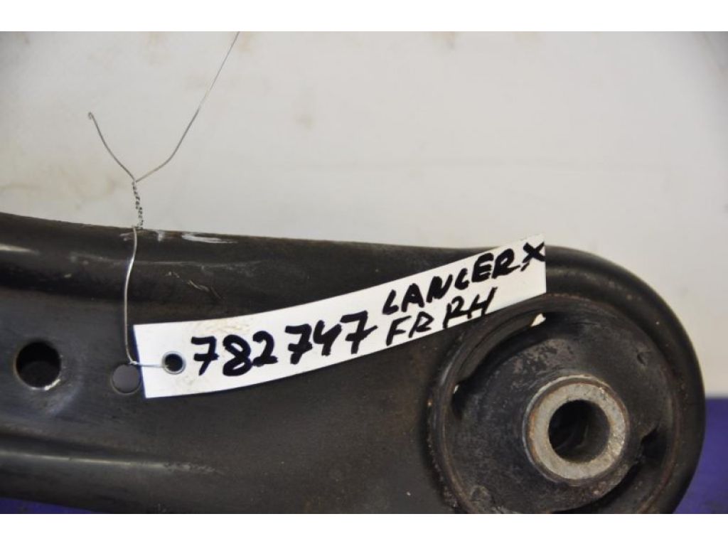 4013A010 | Рычаг передней подвески нижний прав. MITSUBISHI LANCER X 10 07-15 - Фото 2