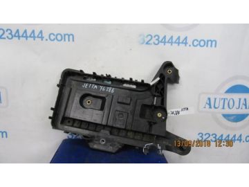 Полиця акумулятора VOLKSWAGEN JETTA USA 10-17