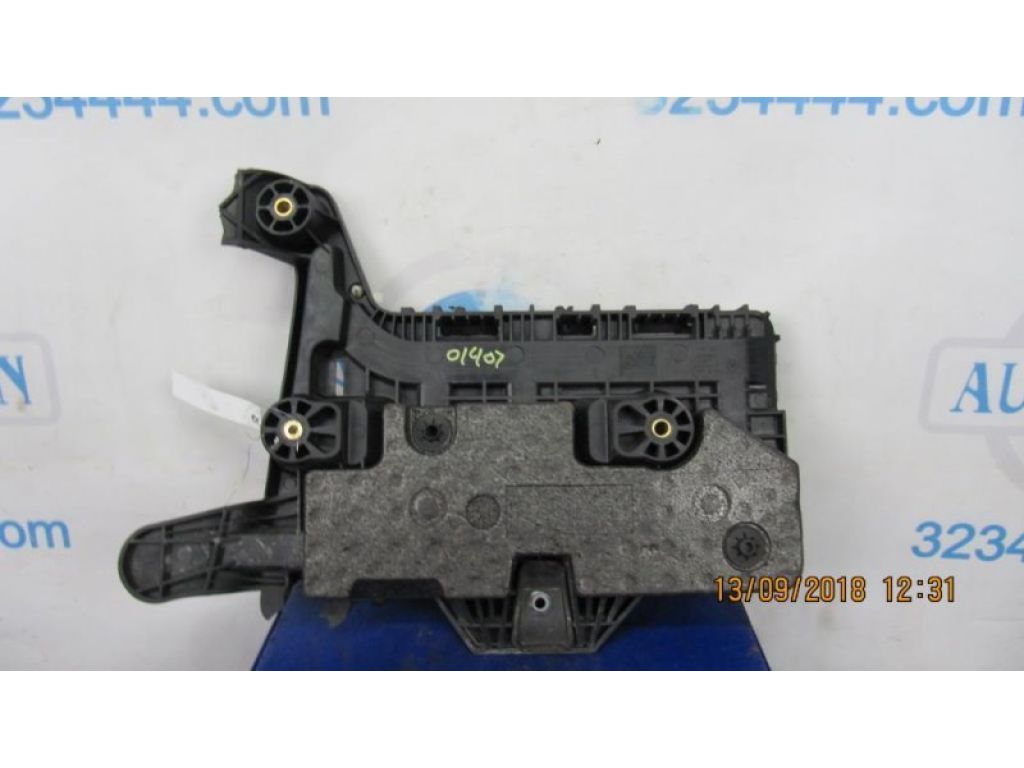 1K0 915 333 H | Полиця акумулятора VOLKSWAGEN JETTA USA 10-17 - Фото 3