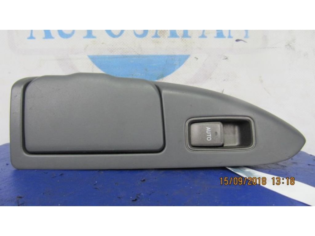 74271-60160 | Кнопка склопідіймача задн. прав. TOYOTA COROLLA 120 00-07