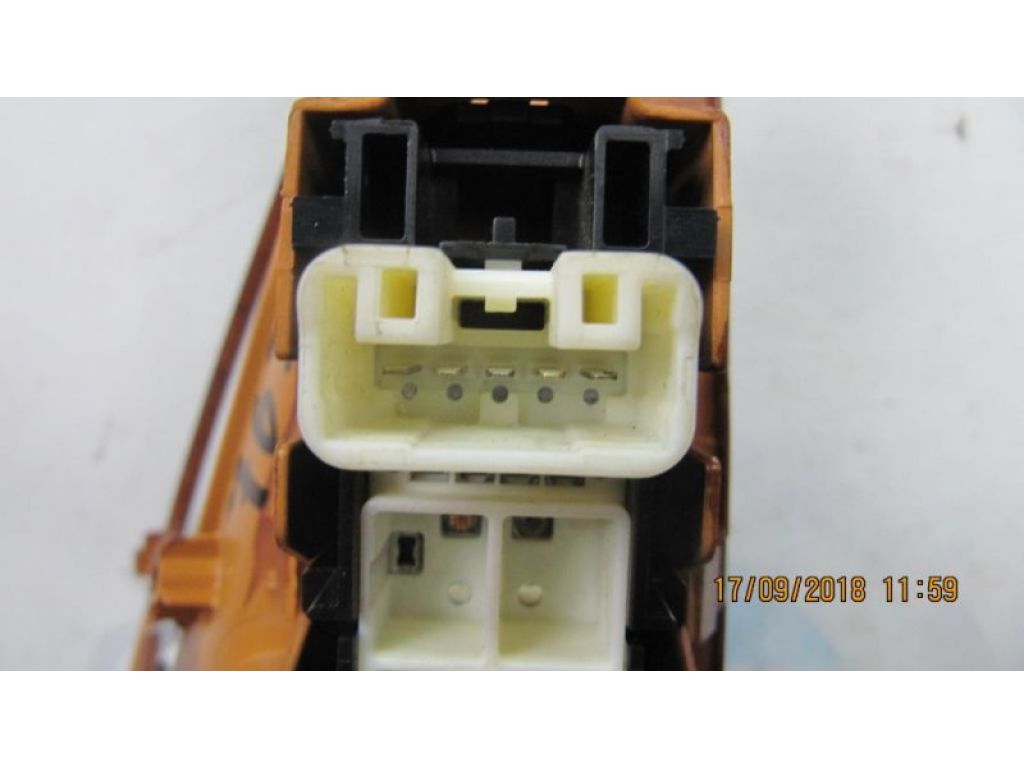 84810-52030 | Кнопка склопідіймача задн. прав. TOYOTA CAMRY 40 06-11 - Фото 5