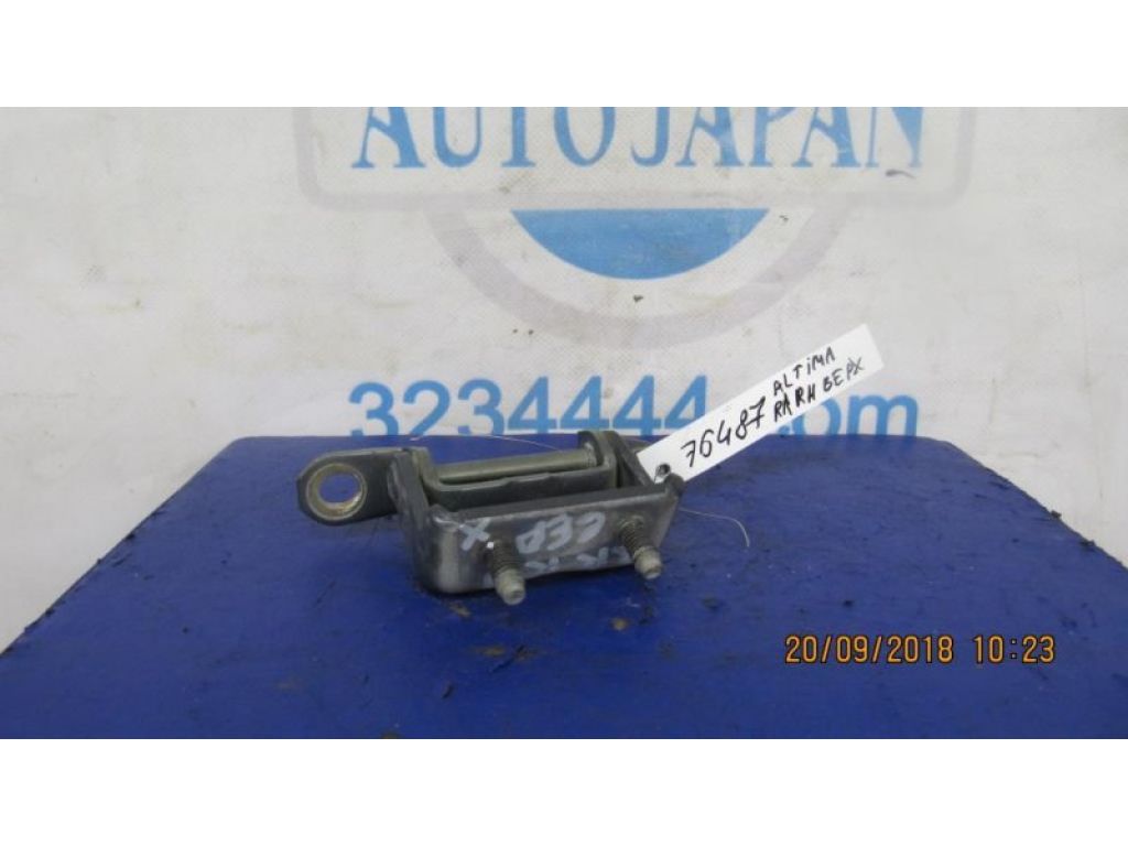 82400-ZB00A | Петля двері верхня задн. прав. NISSAN ALTIMA L32 07-12