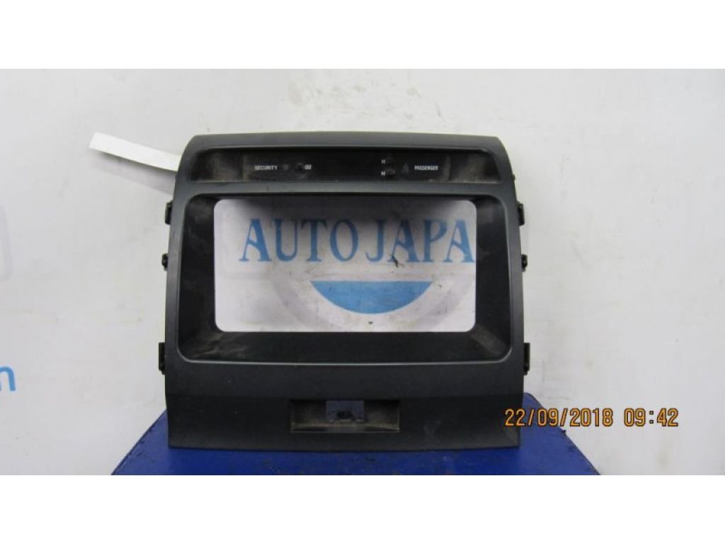 55412-60350 | Накладка торпедо под магнитолу TOYOTA LAND CRUISER 200 08-21