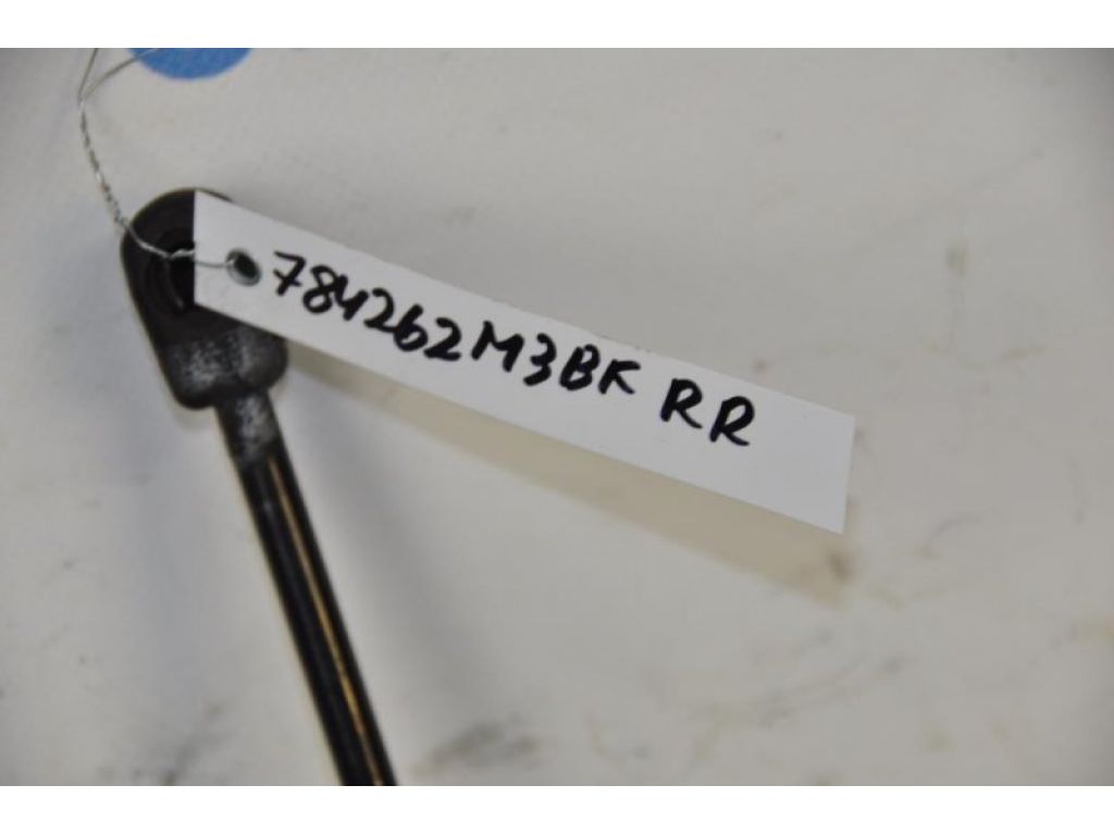 Амортизатор кришки багажника MAZDA 3 BK 03-08 - Фото 2
