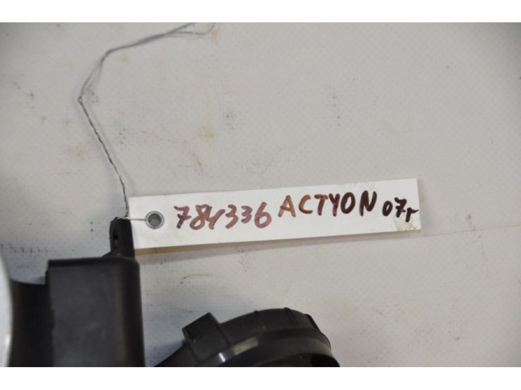 7161031001SAF | Лючок топливного бака SSANGYONG ACTYON 06-11 - Фото 2