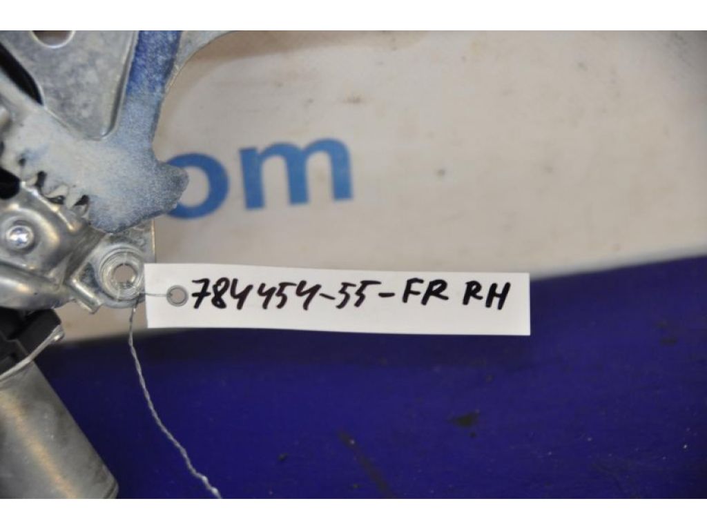 69801-06080 | Стеклоподъемник передн. прав. TOYOTA CAMRY 55 14-17 - Фото 2