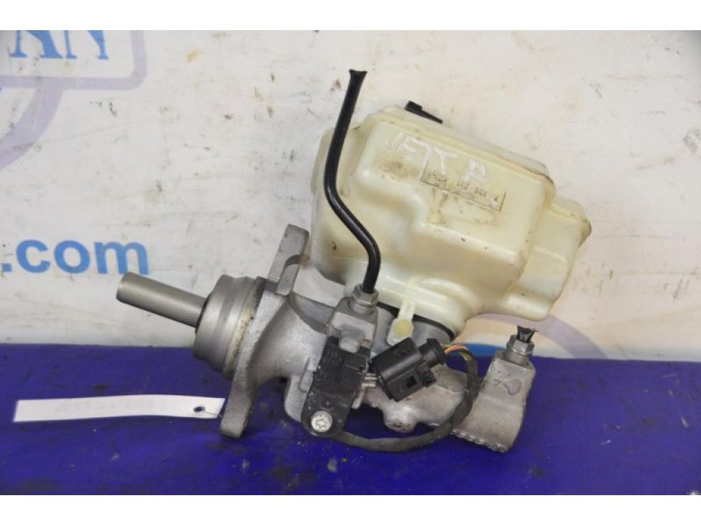 1K1 614 019 M | Головний гальмівний циліндр VOLKSWAGEN JETTA USA 10-17