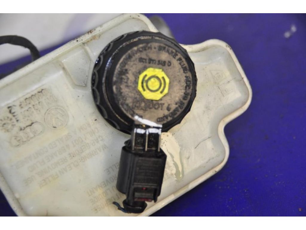 1K1 614 019 M | Головний гальмівний циліндр VOLKSWAGEN JETTA USA 10-17 - Фото 2