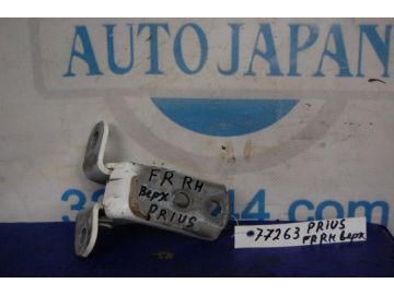 Петля двери верхняя передн. прав. TOYOTA PRIUS - 20 03-11