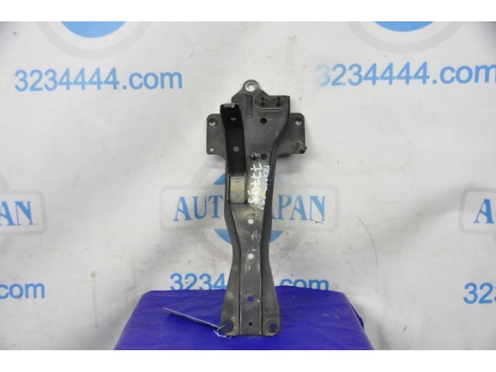62550-9Y000 | Кронштейн замка капота NISSAN TEANA J31 03-07