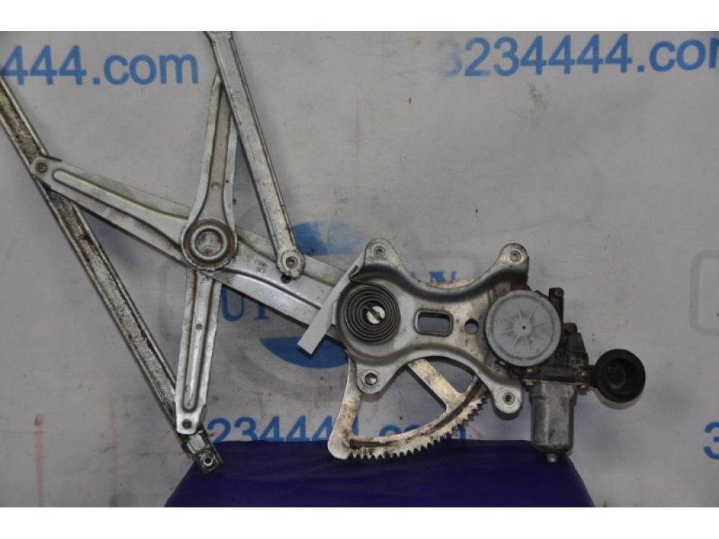 69801-33040 | Стеклоподъемник передн. прав. LEXUS RX300/330/350/400 03-09