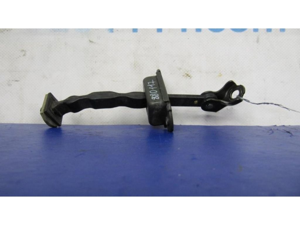 82430-CG000 | Обмежувач дверей задн. лів. INFINITI FX S50 03-08