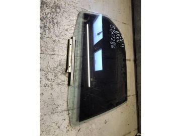 Скло дверей задн. прав. SUZUKI SX4 06-13 Скло дверей задн. прав. SUZUKI SX4 06-13