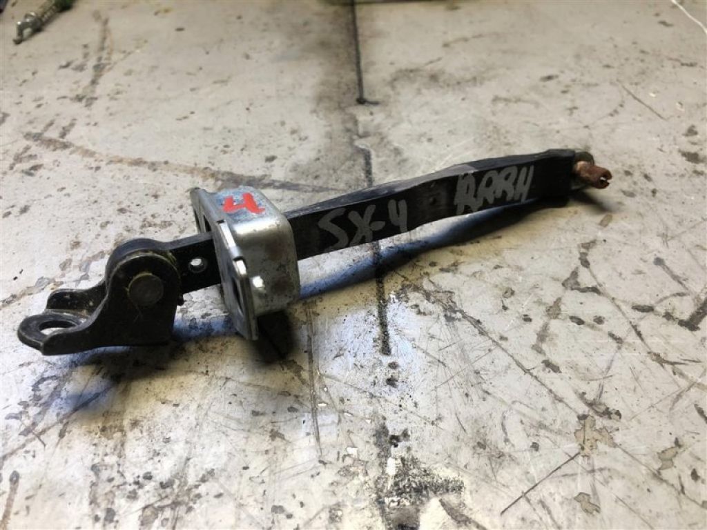 81830-57L01 | Обмежувач дверей задн. прав. SUZUKI SX4 06-13