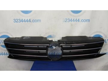 Решітка радіатора VOLKSWAGEN JETTA USA 10-17
